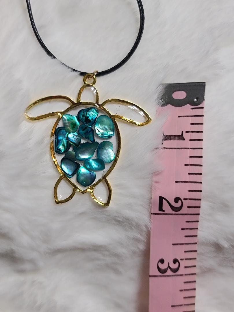 Shellshell Turtle necklace