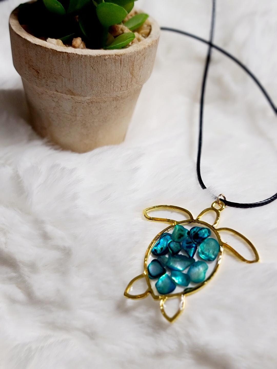 Shellshell Turtle necklace
