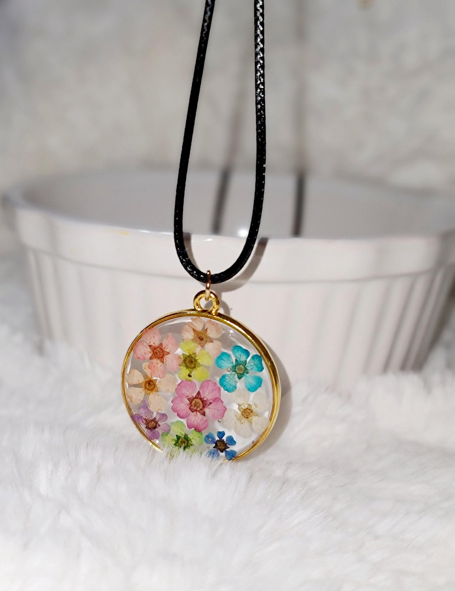 Multi-color flower Circle Necklace