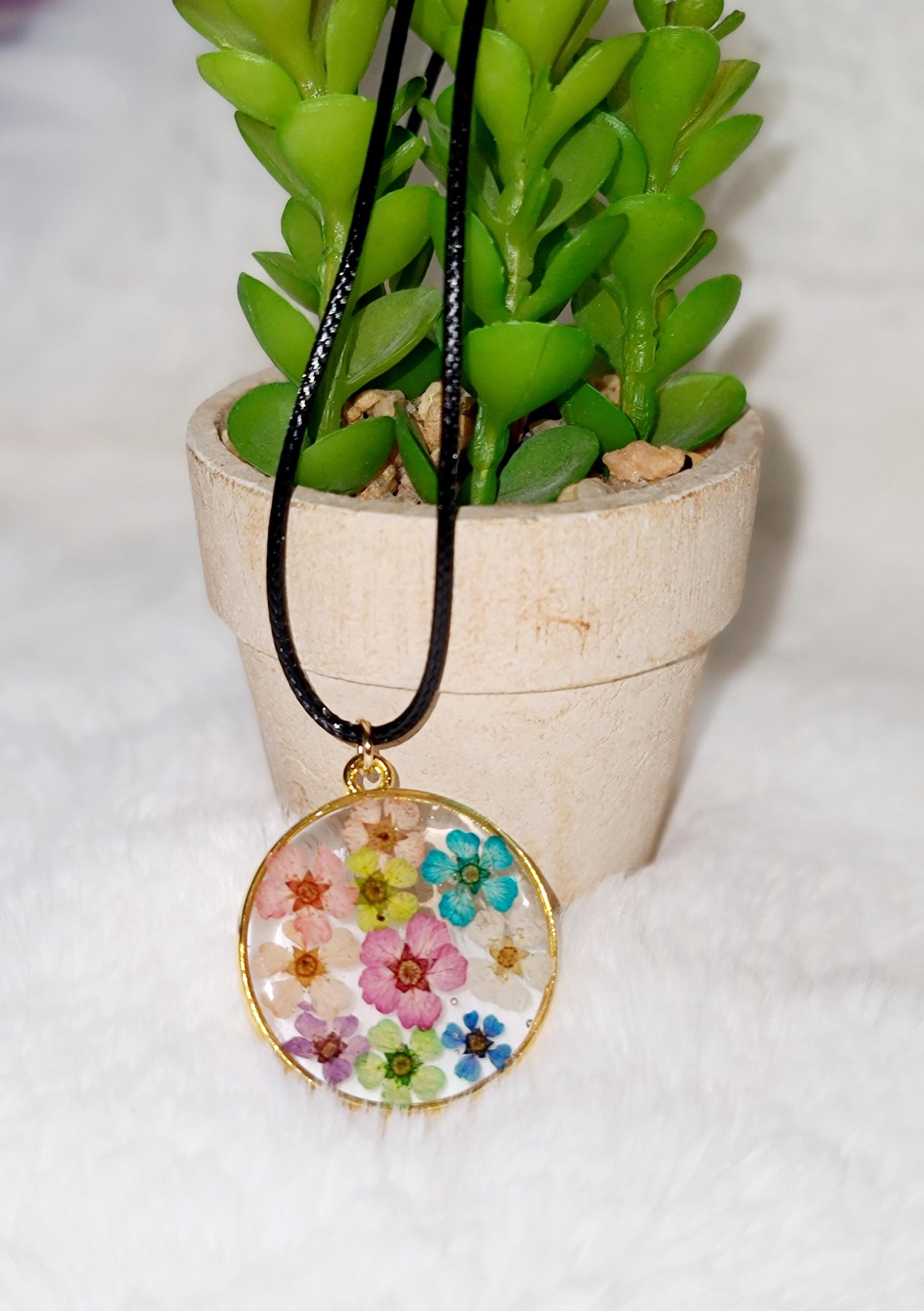 Multi-color flower Circle Necklace